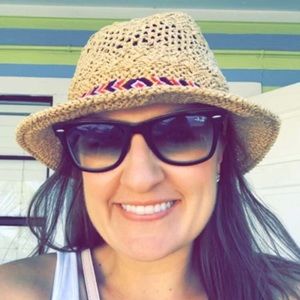 Meet your Posher, Alexis